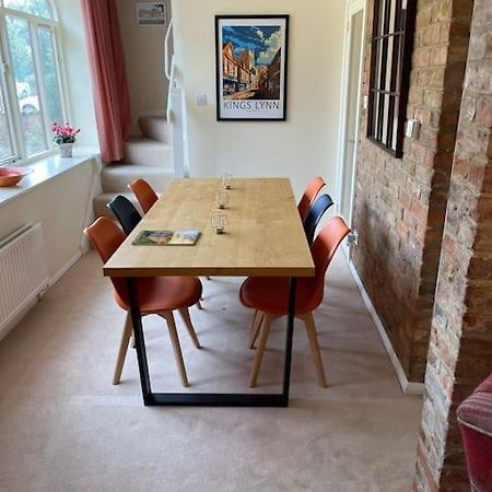 Centre Of Town House 3 Bedrooms Sleeps 5 And Infant Free Onsite Parking 2 Cars Кингс-Линн Экстерьер фото