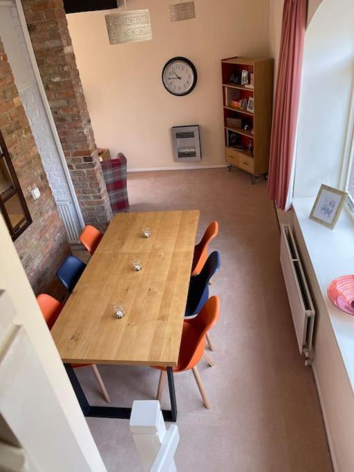 Centre Of Town House 3 Bedrooms Sleeps 5 And Infant Free Onsite Parking 2 Cars Кингс-Линн Экстерьер фото