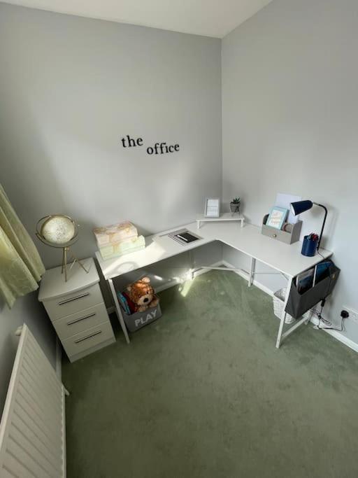 Centre Of Town House 3 Bedrooms Sleeps 5 And Infant Free Onsite Parking 2 Cars Кингс-Линн Экстерьер фото
