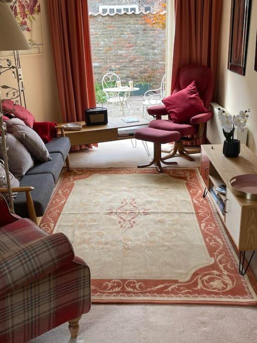 Centre Of Town House 3 Bedrooms Sleeps 5 And Infant Free Onsite Parking 2 Cars Кингс-Линн Экстерьер фото